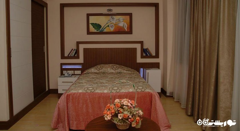 تخت بزرگ ویلای گرین